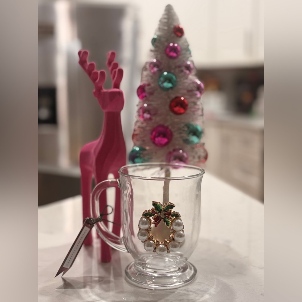 Holiday Glass Mug with Wreath pearls and rhinestones Design
